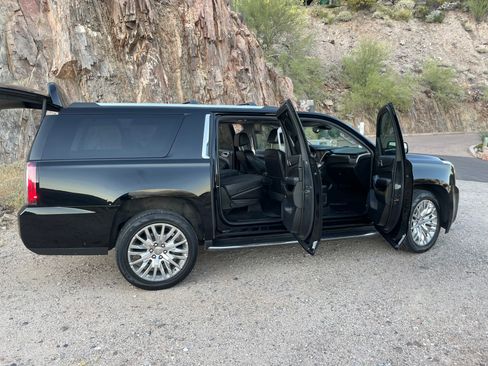 Used 2018 GMC Yukon XL Denali w/ Open Road Package image 9
