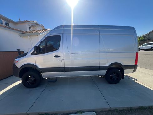 Used 2022 Mercedes-Benz Sprinter 2500 image 1