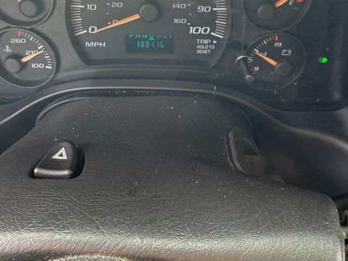 Used 2006 GMC Savana 3500 SLE Extended Van 3D w/ LT Preferred Equipment Group image 12