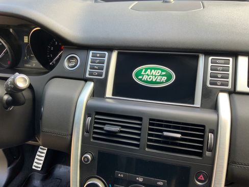 Used 2017 Land Rover Discovery Sport HSE image 15