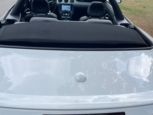 Used 2017 Ford Mustang GT Premium RWD image 6