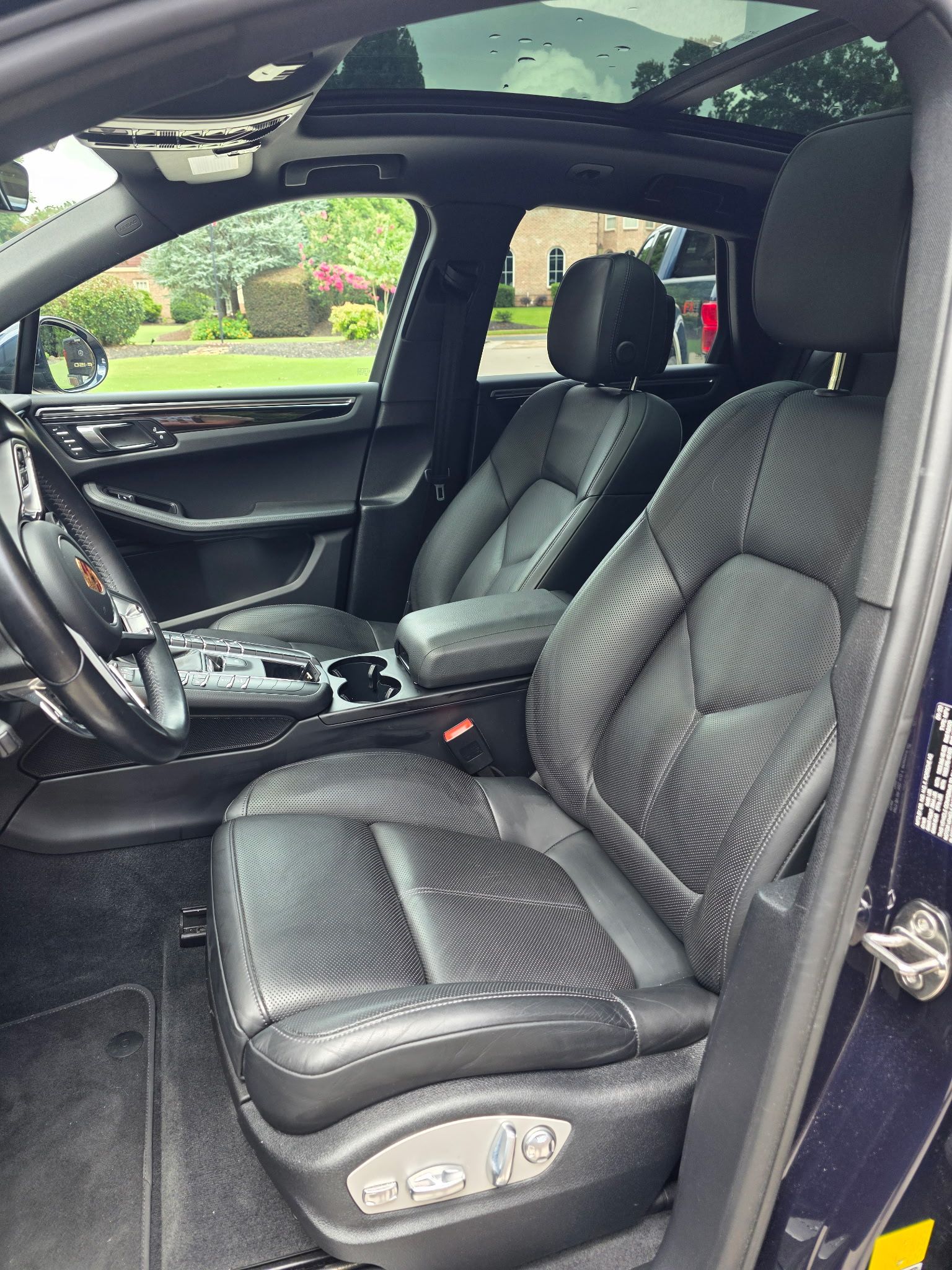 Used 2020 Porsche Macan S AWD/4WD image 14