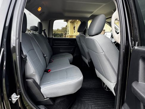 Used 2015 RAM 2500 Tradesman w/ Chrome Appearance Group AWD/4WD image 16