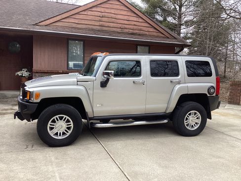 Used 2008 HUMMER H3 Luxury image 2