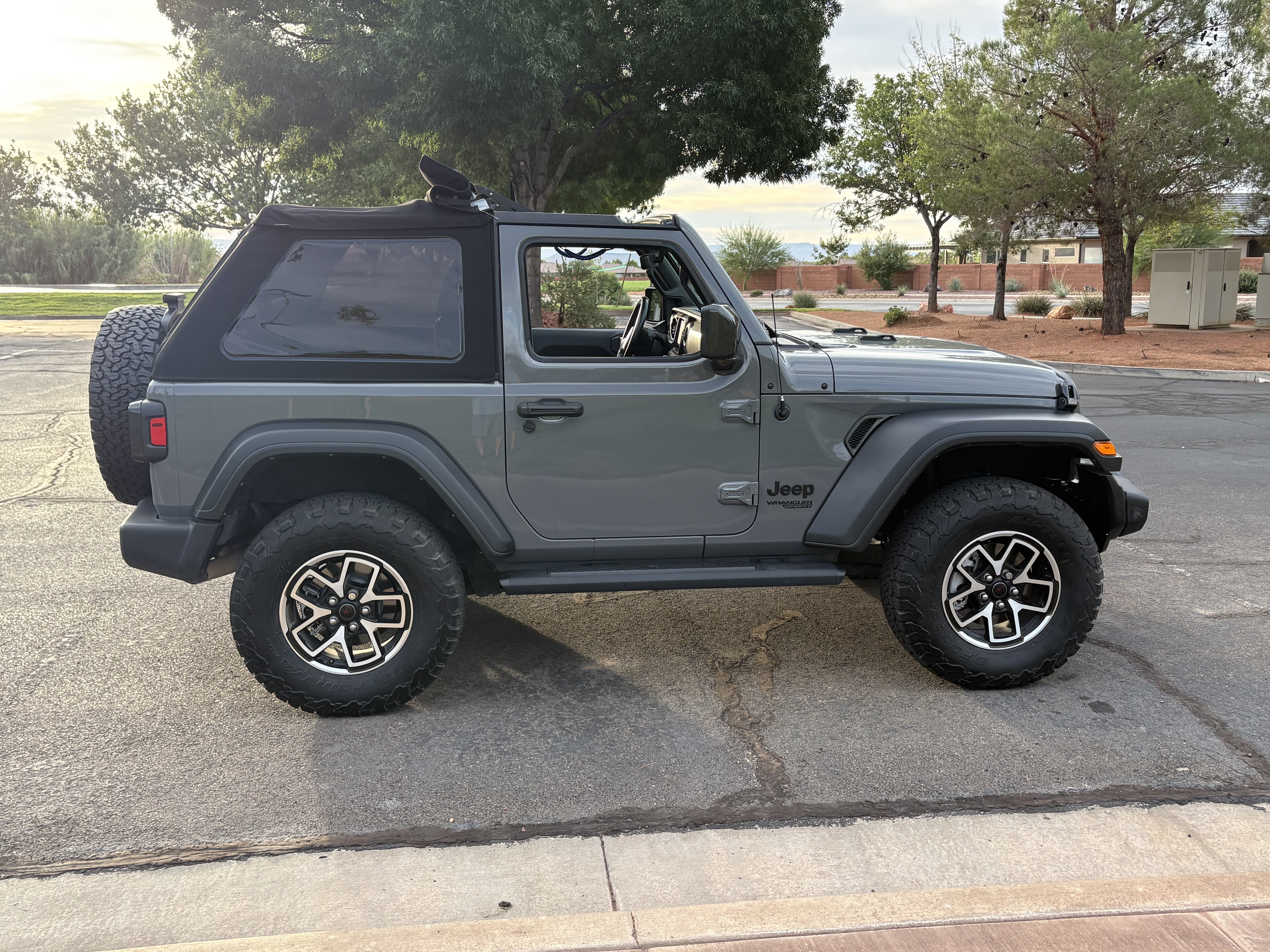 Used 2021 Jeep Wrangler Sport AWD/4WD image 5