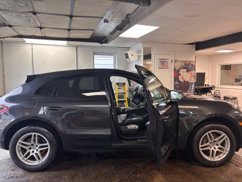 Used 2018 Porsche Macan Sport Edition AWD/4WD image 4