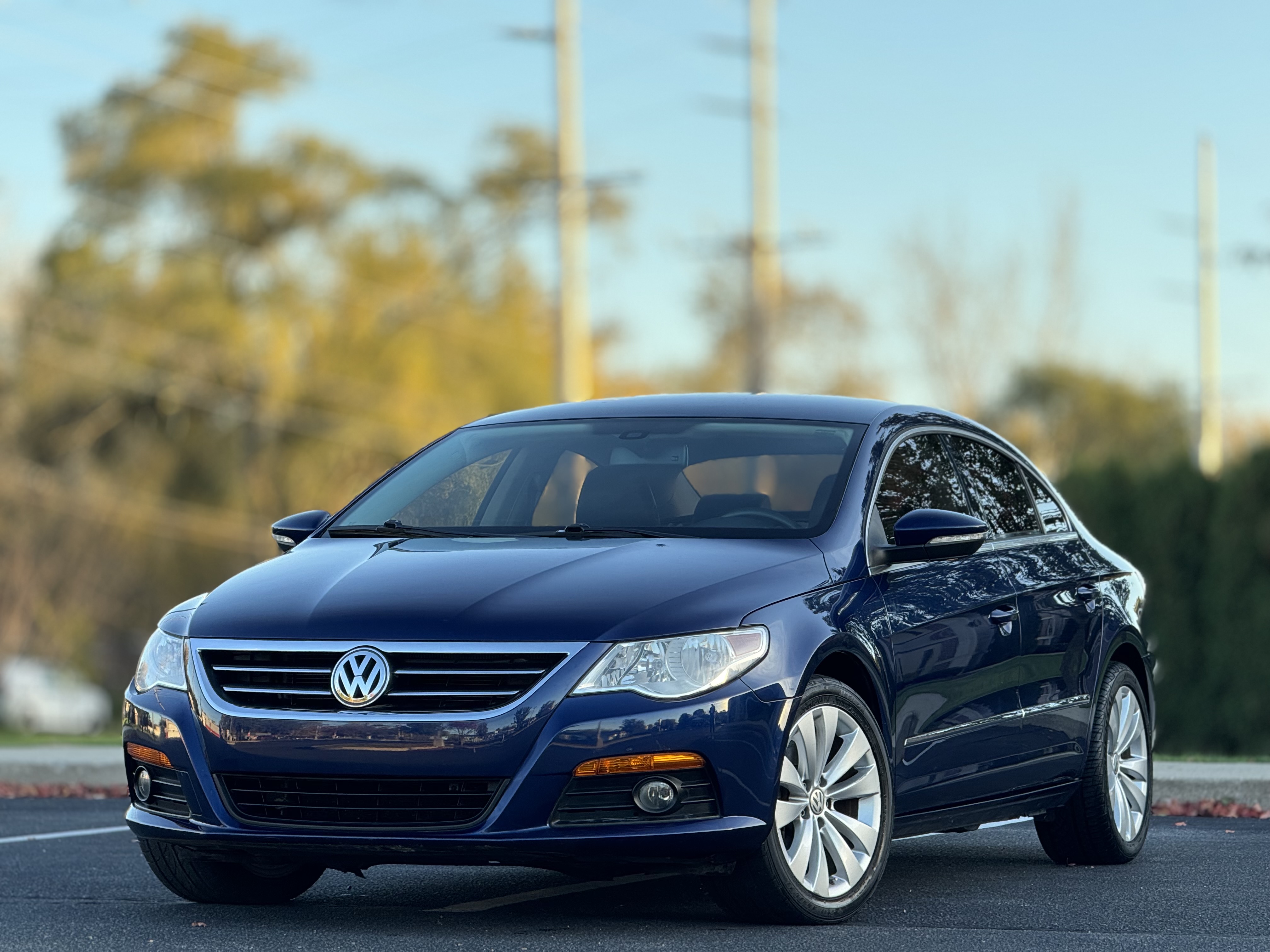 Used 2010 Volkswagen CC Sport FWD image 1