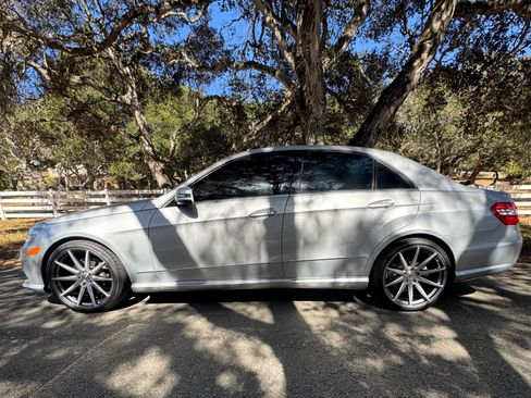 Used 2011 Mercedes-Benz E 550 Sedan image 9