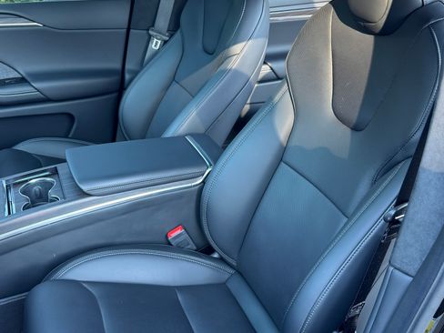 Used 2024 Tesla Model X Standard Sport Utility 4D image 11