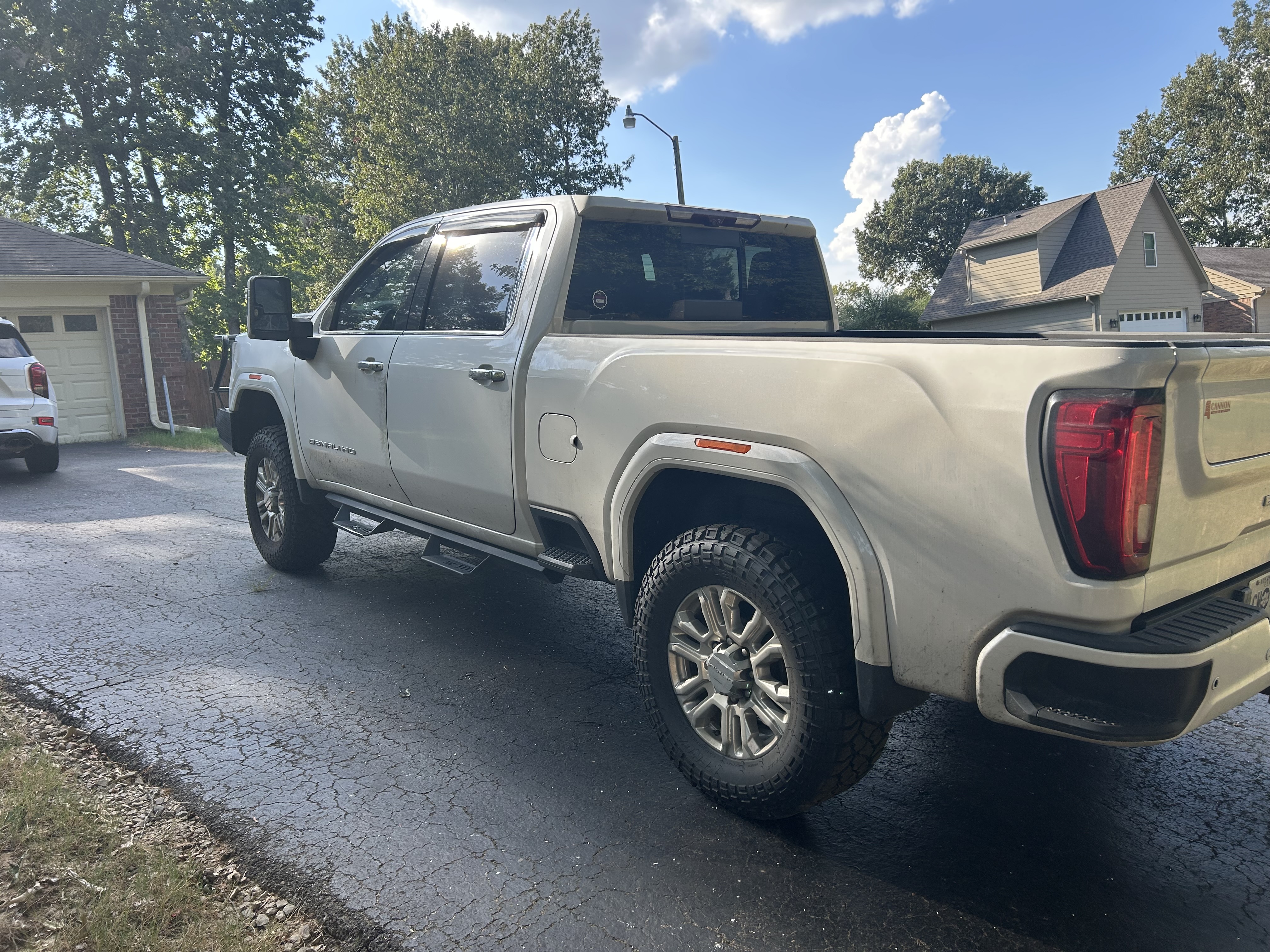 Used 2022 GMC Sierra 2500 Denali w/ Denali Ultimate Package AWD/4WD image 5
