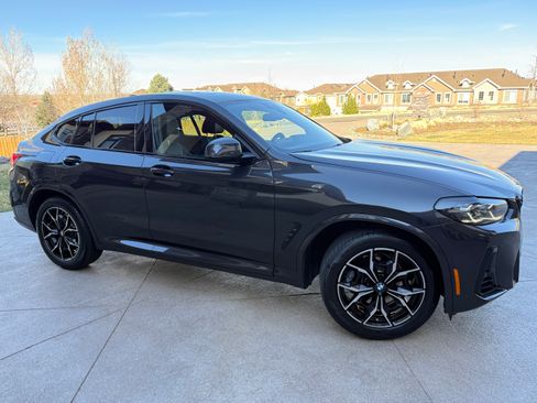 Used 2025 BMW X4 xDrive30i w/ M Sport Package image 4