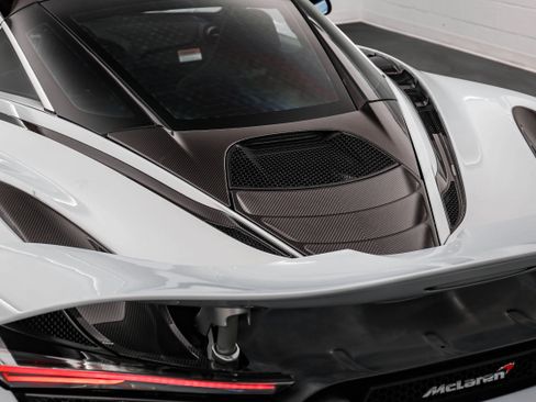 Used 2018 McLaren 720S Luxury RWD image 26