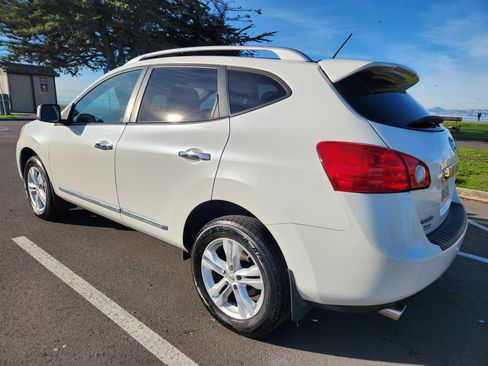 Used 2012 Nissan Rogue SV image 5