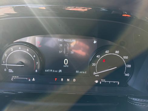 Used 2021 Lincoln Corsair AWD w/ Premium Package image 11