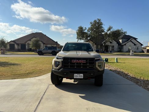 Used 2024 GMC Canyon AT4X w/ AT4X AEV Edition AWD/4WD image 11