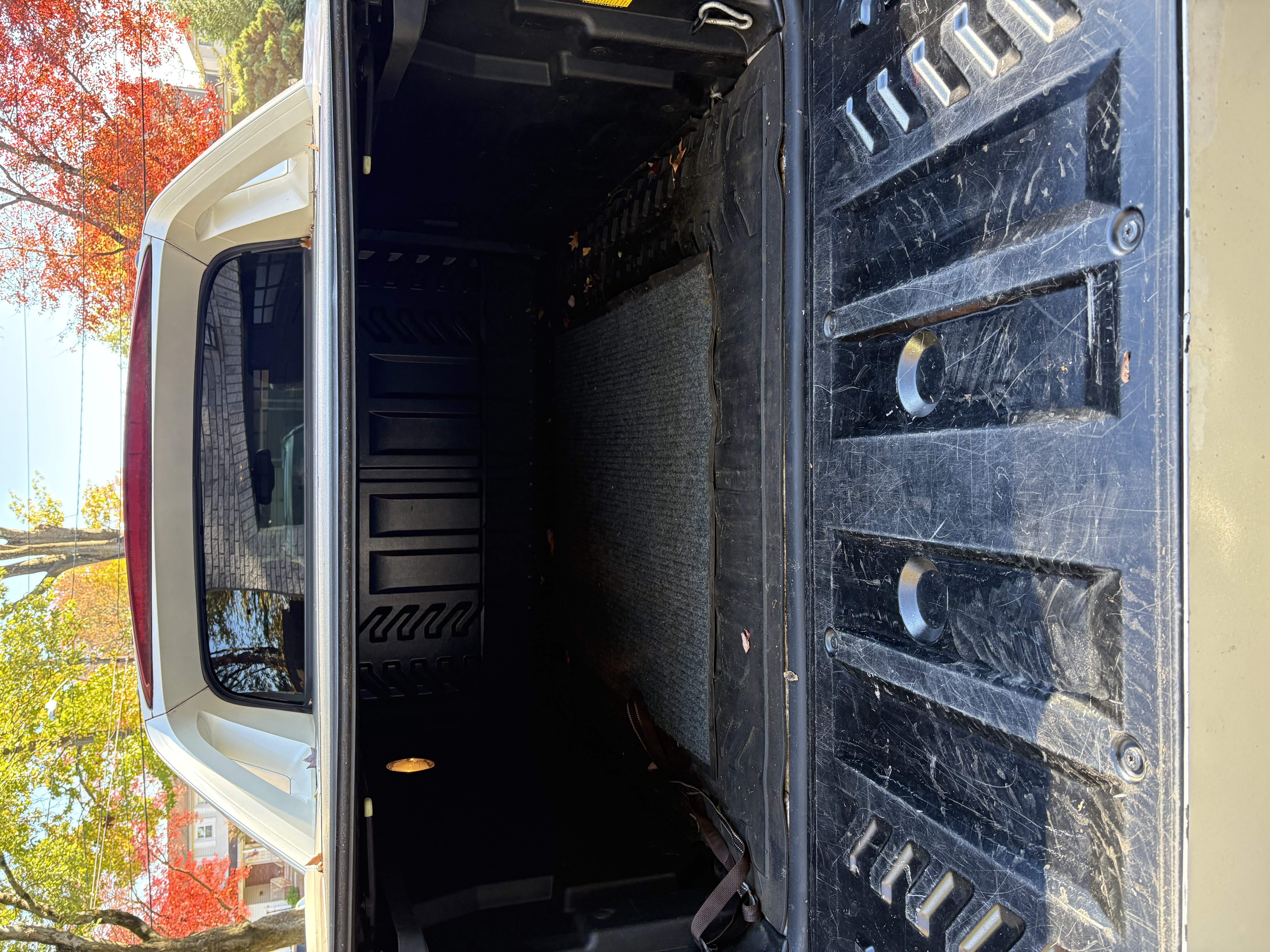 Used 2012 Chevrolet Avalanche LTZ AWD/4WD image 19