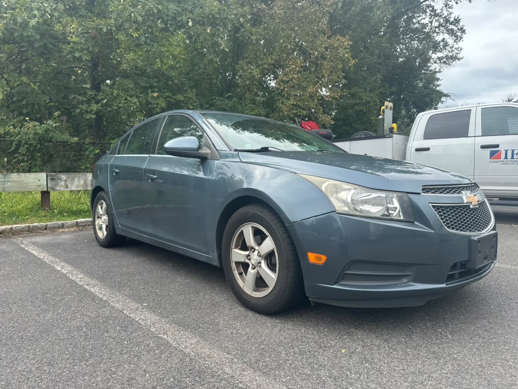 Used 2012 Chevrolet Cruze LT FWD image 2