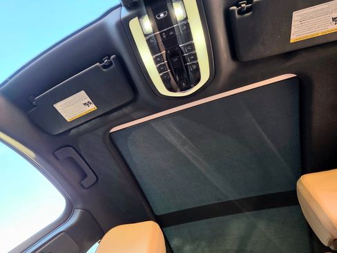 Used 2020 Porsche Macan image 17