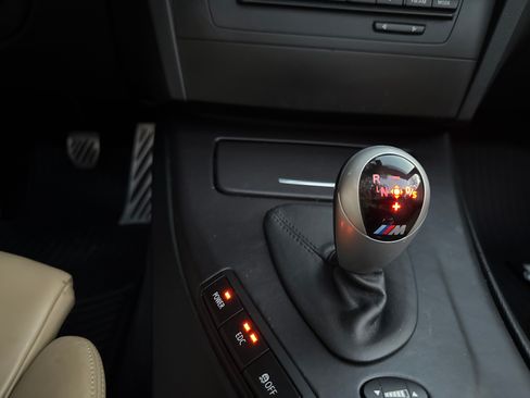 Used 2011 BMW M3 Convertible image 5