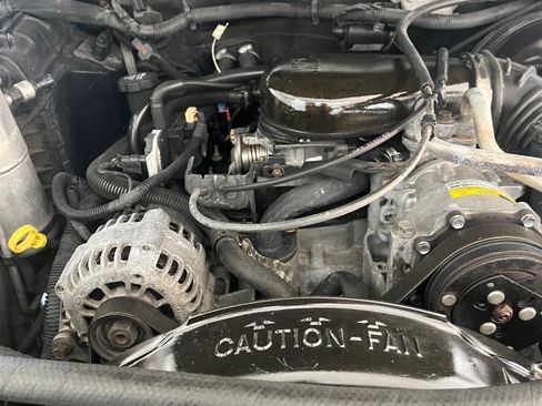 Used 2004 Chevrolet S10 Pickup LS AWD/4WD image 11