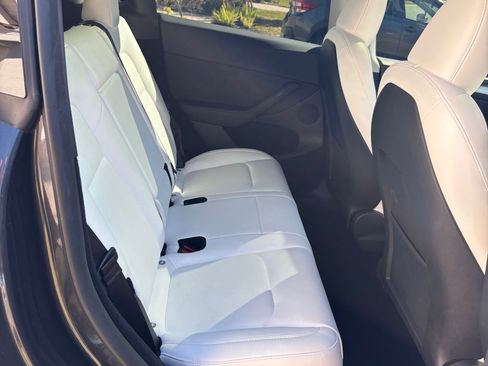 Used 2024 Tesla Model Y Long Range image 12