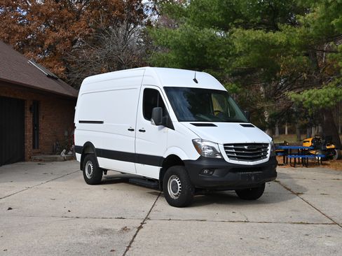 Used 2018 Freightliner Sprinter 2500 image 1
