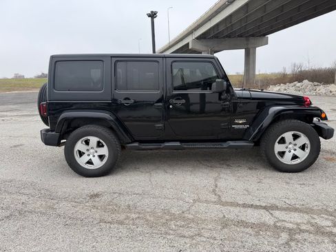 Used 2012 Jeep Wrangler Unlimited Sahara w/ Connectivity Group image 5