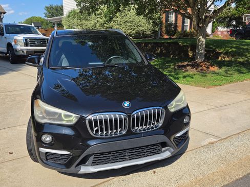Used 2016 BMW X1 xDrive28i w/ Premium Package AWD/4WD image 2