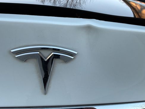 Used 2017 Tesla Model X 75D image 9