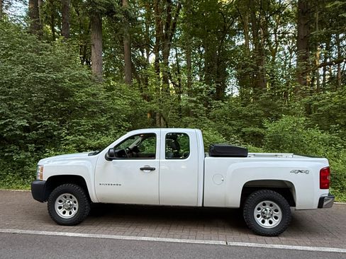 Used 2012 Chevrolet Silverado 1500 W/T AWD/4WD image 2