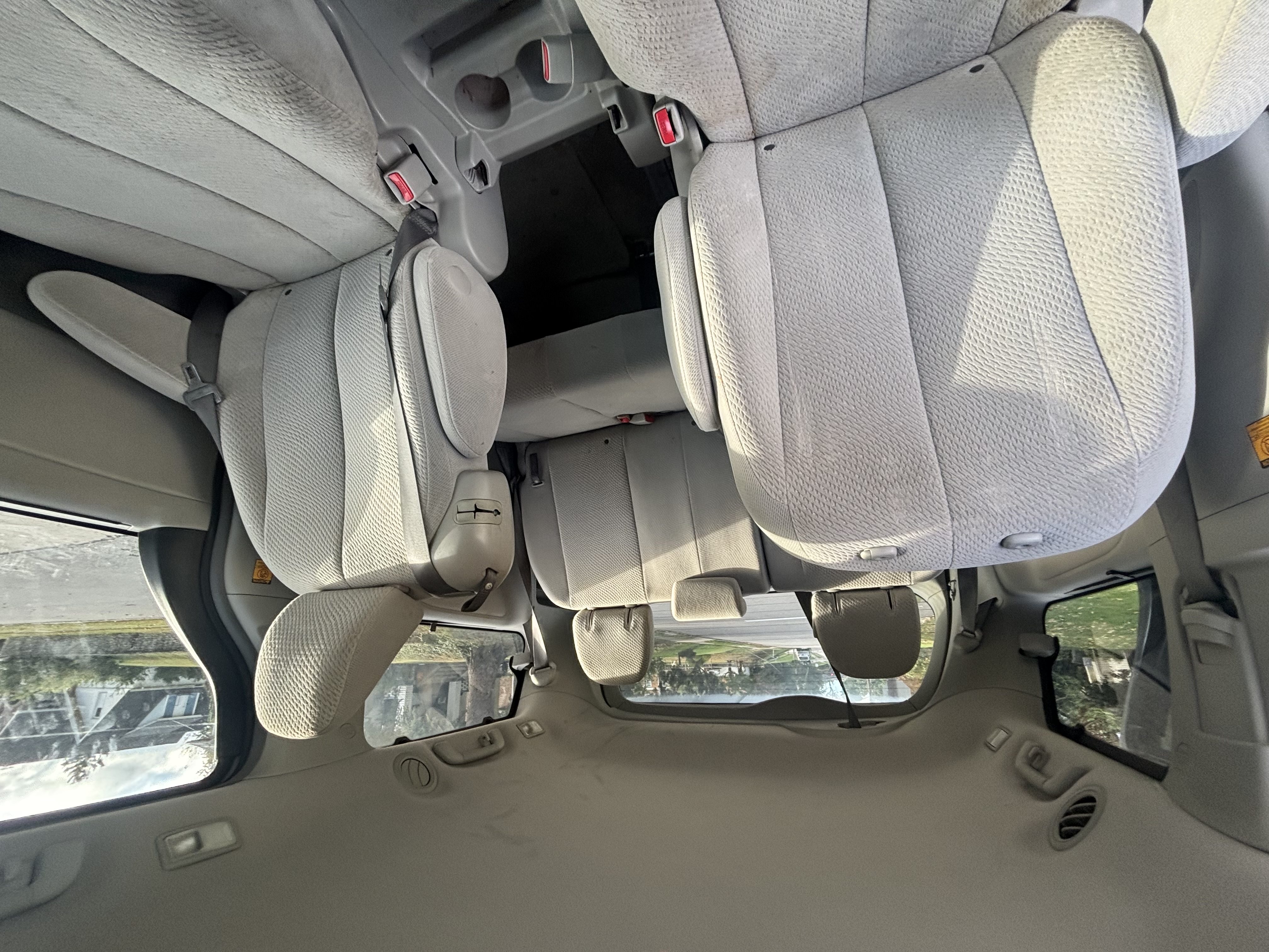 Used 2011 Toyota Sienna LE w/ Towing Pkg FWD image 12