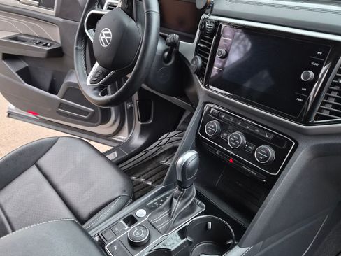 Used 2022 Volkswagen Atlas SE image 14