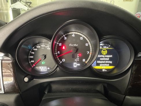 Used 2015 Porsche Macan Turbo image 11