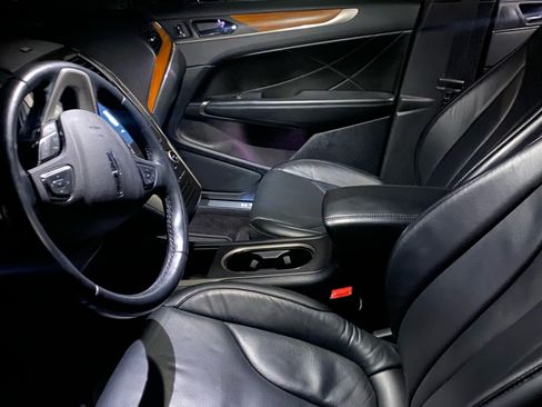 Used 2017 Lincoln MKC Reserve image 5