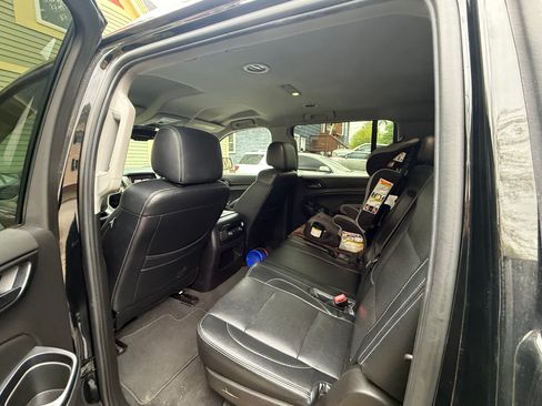Used 2020 GMC Yukon XL SLE w/ Convenience Package RWD image 11