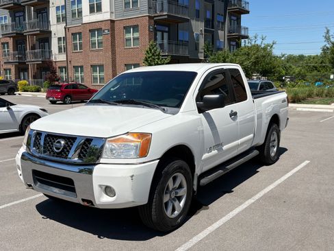 Used 2011 Nissan Titan SV w/ SV Value Truck Pkg AWD/4WD image 1