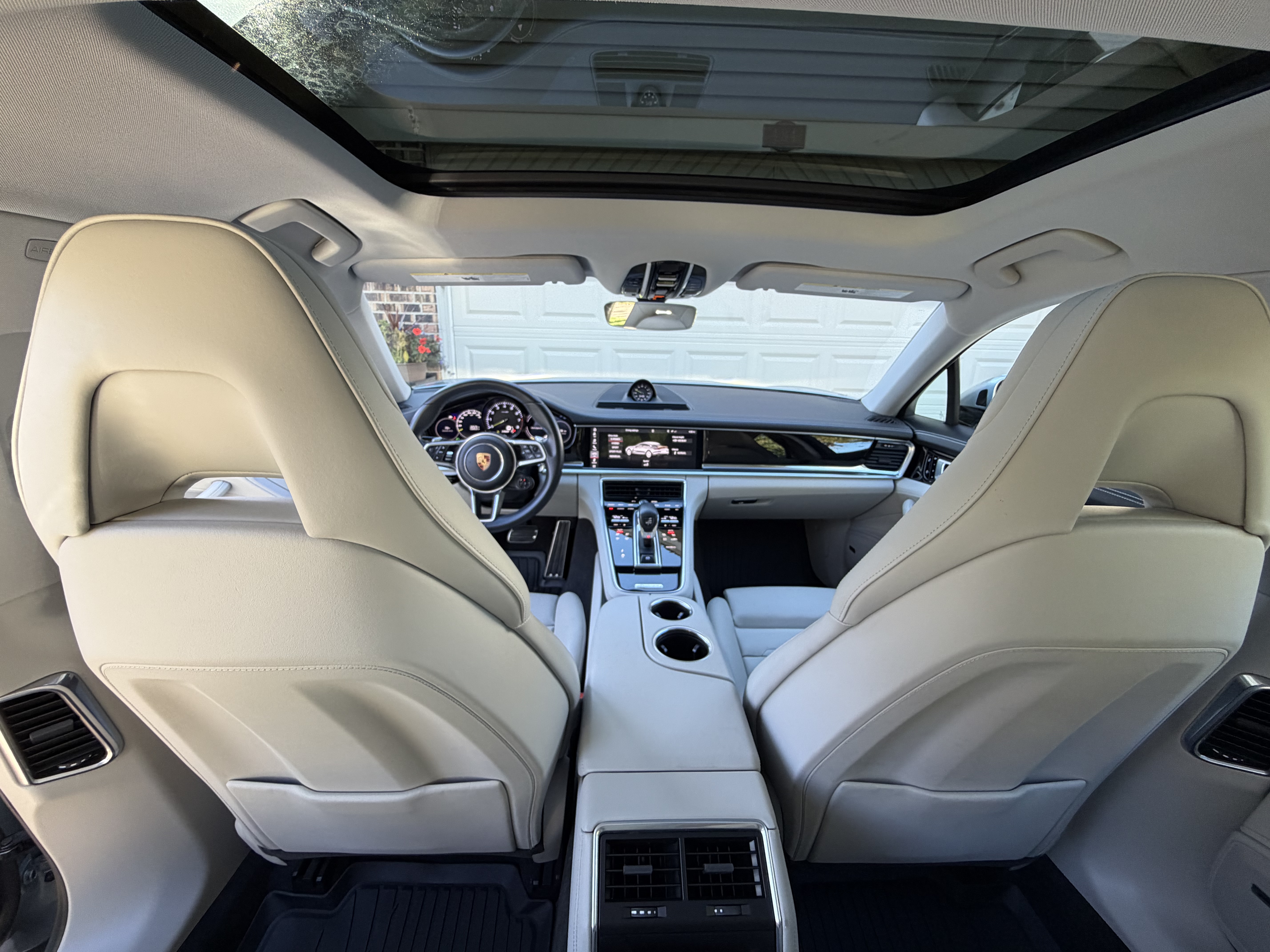 Used 2020 Porsche Panamera 4 E-Hybrid AWD/4WD image 10