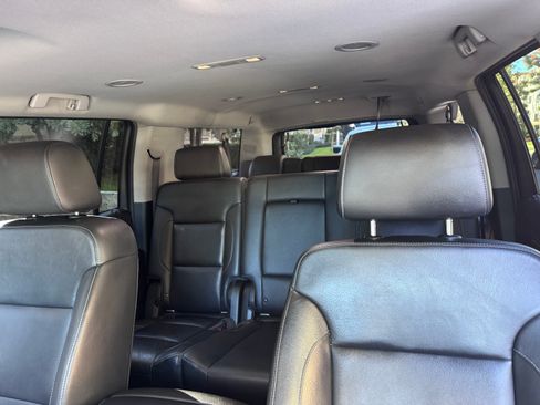 Used 2019 Chevrolet Suburban LT image 10