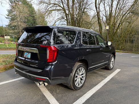 Used 2021 GMC Yukon Denali w/ Denali Premium Package image 5