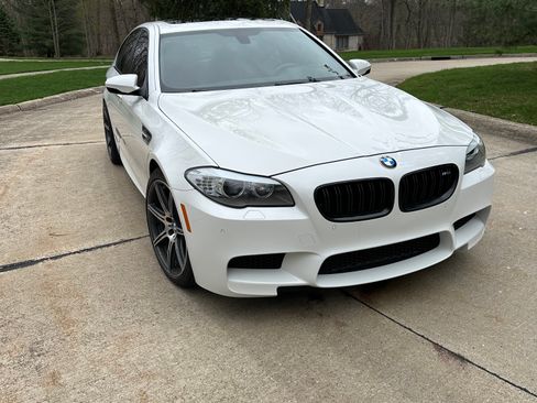 Used 2013 BMW M5 image 8