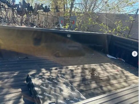 Used 2005 Ford F350 Lariat image 1