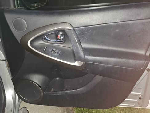 Used 2010 Toyota RAV4 Sport image 8