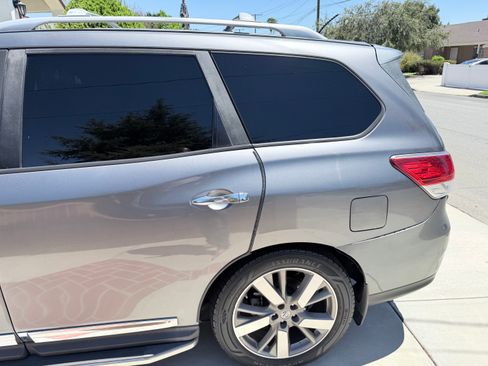 Used 2015 Nissan Pathfinder Platinum w/ Cargo Package FWD image 10
