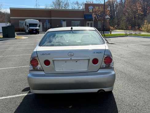 Used 2001 Lexus IS 300 RWD image 6