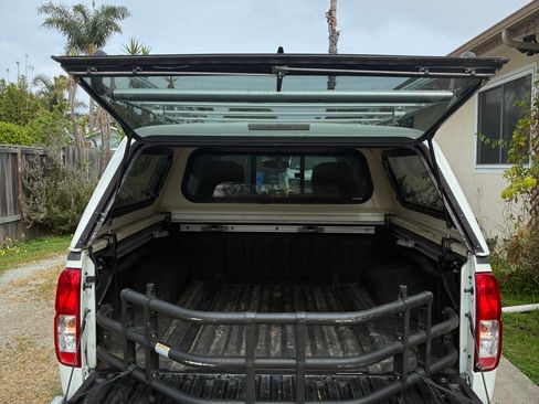 Used 2017 Nissan Frontier SV w/ SV Value Truck Package image 6