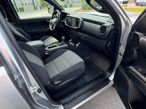 Used 2023 Toyota Tacoma TRD Sport w/ Technology Package AWD/4WD image 13