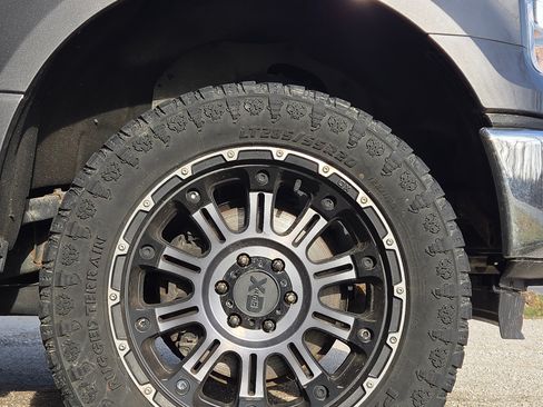 Used 2016 Ford F150 XLT image 2