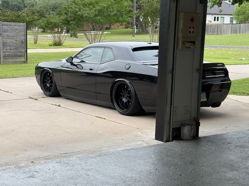 Used 2009 Dodge Challenger SRT8 w/ SRT Option Group II RWD image 9