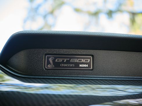 Used 2022 Ford Mustang Shelby GT500 w/ Carbon Fiber Track Pack image 19