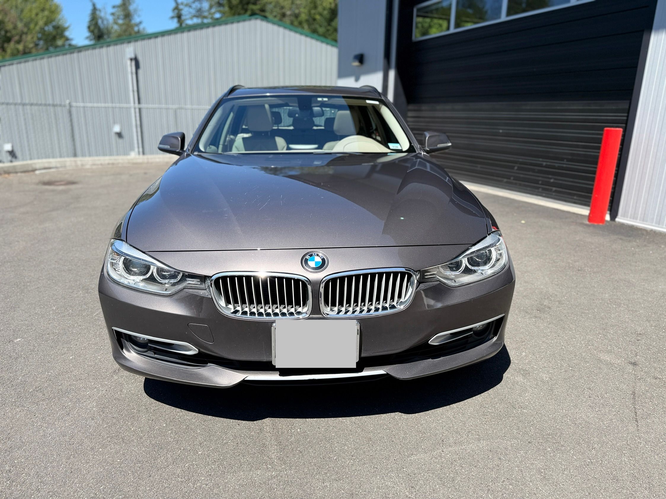 Used 2014 BMW 328i xDrive Wagon AWD/4WD image 4
